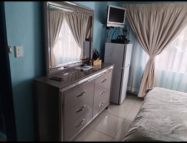 4 BEDROOM FREESTANDING FOR SALE IN WYEBANK